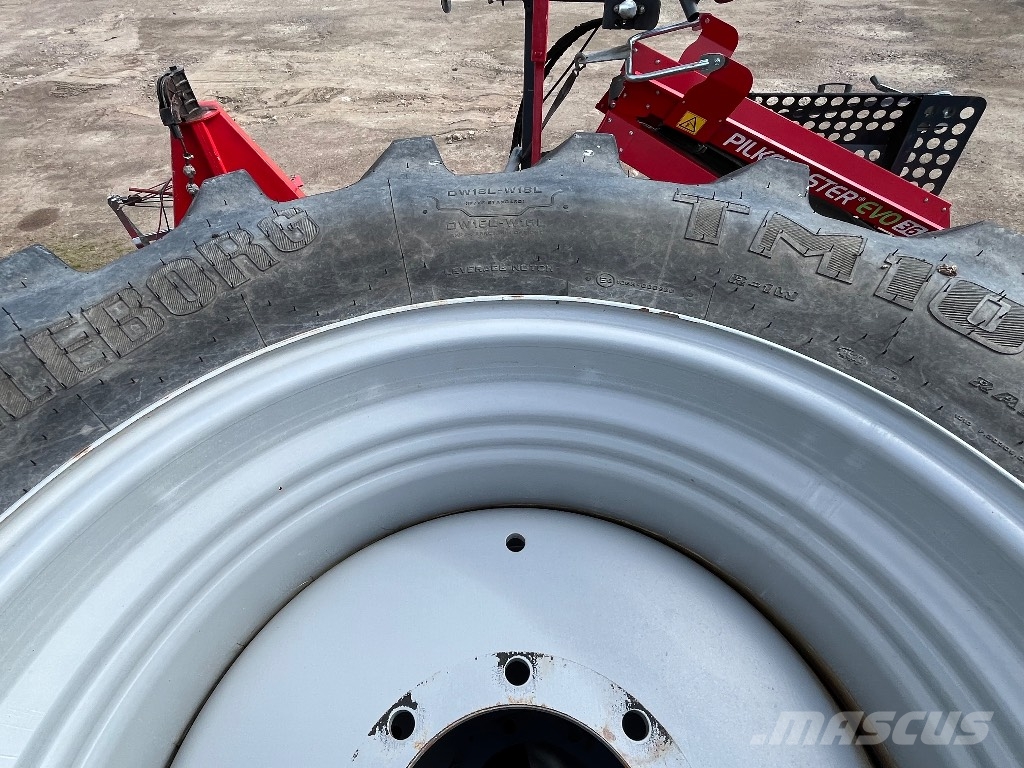 Trelleborg 650 60 R38 & 520 60 R28 ملحقات أخرى للجرارات