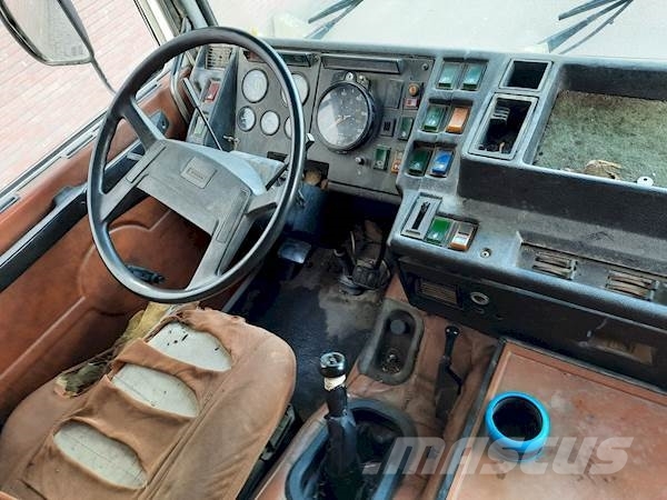 Volvo F 12 6*4 STEEL SUSPENSION Chassis Cab trucks