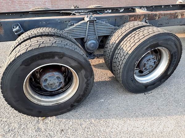 Volvo F 12 6*4 STEEL SUSPENSION Chassis Cab trucks