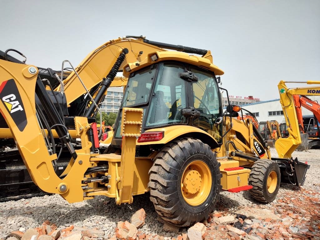 CAT 420 F Retrocargadoras
