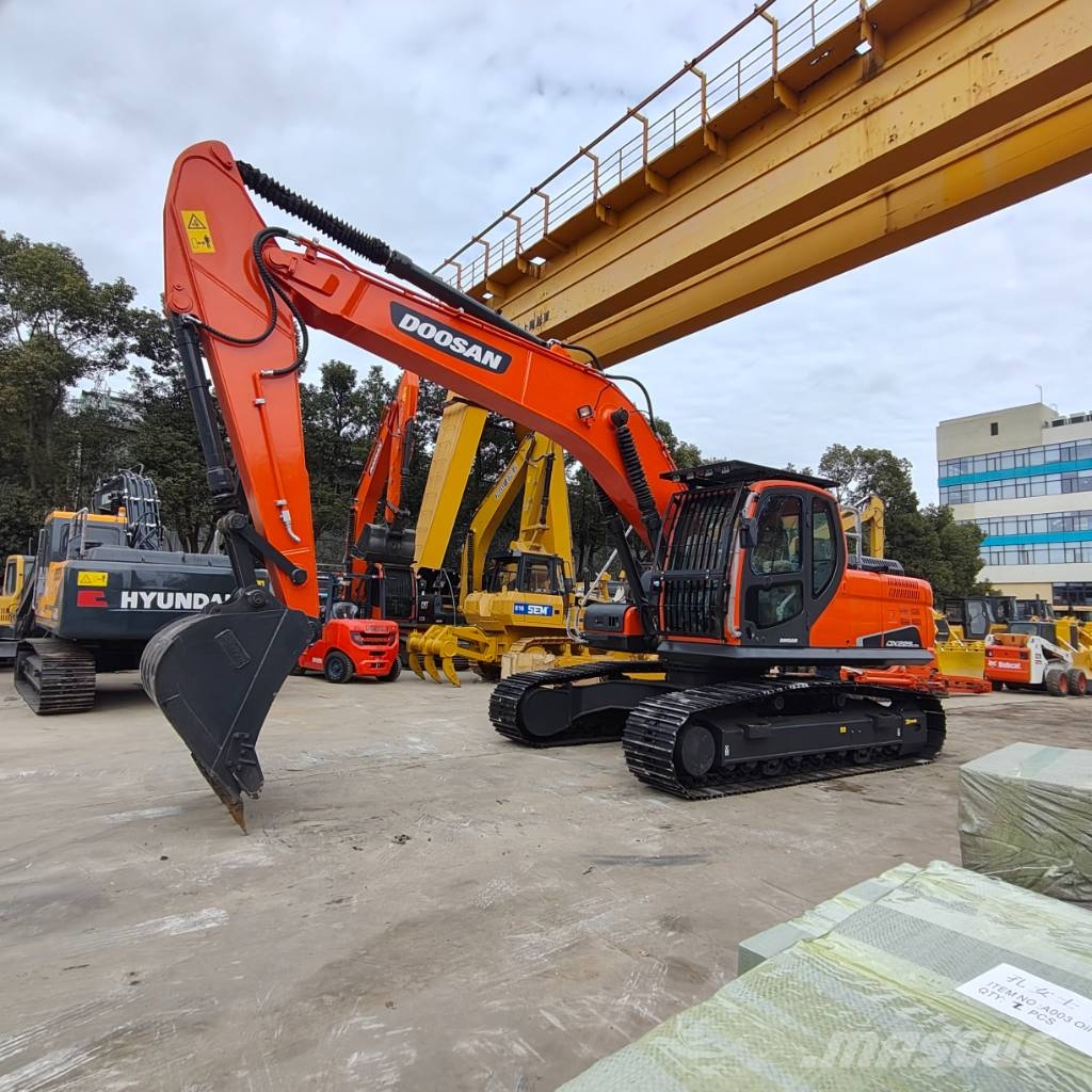 Doosan 225 LCV Beltegraver