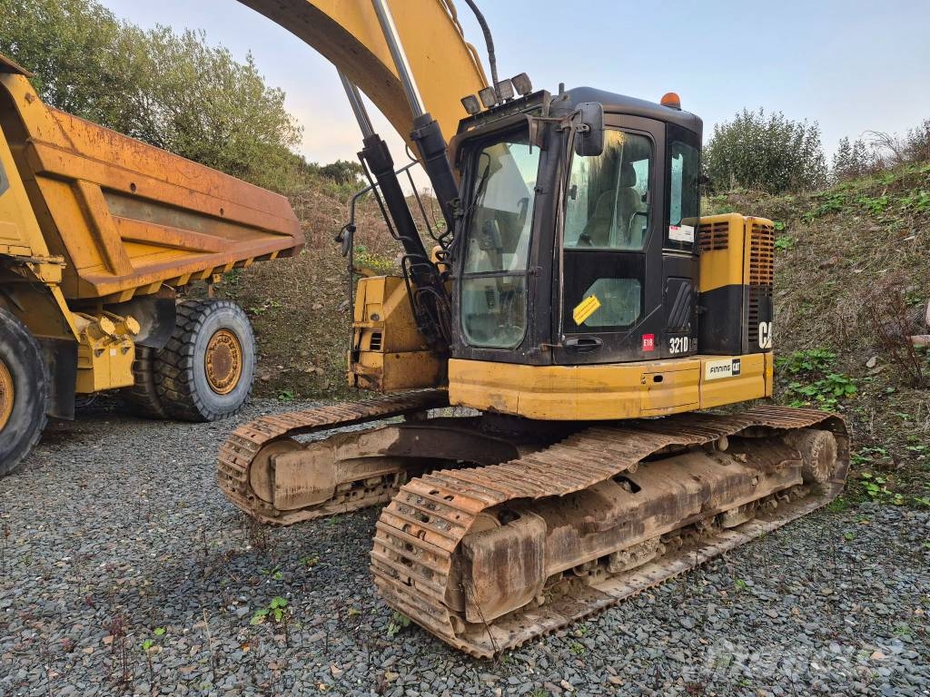 CAT 321 D LCR Paletli ekskavatörler
