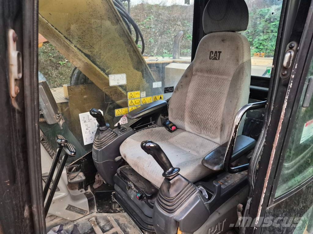 CAT 321 D LCR Paletli ekskavatörler