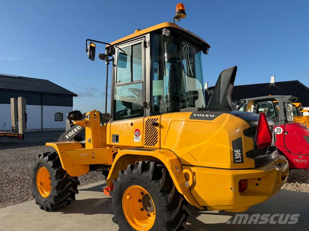 Volvo L 30 G Gumikerekes homlokrakodók