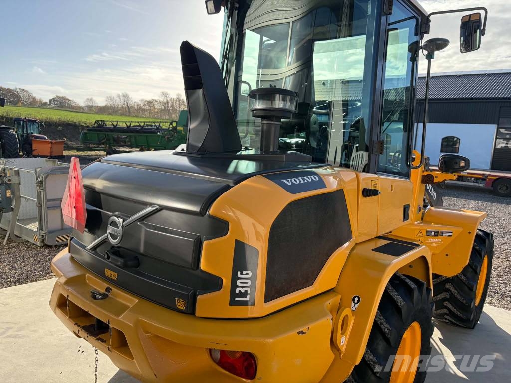 Volvo L 30 G Gumikerekes homlokrakodók