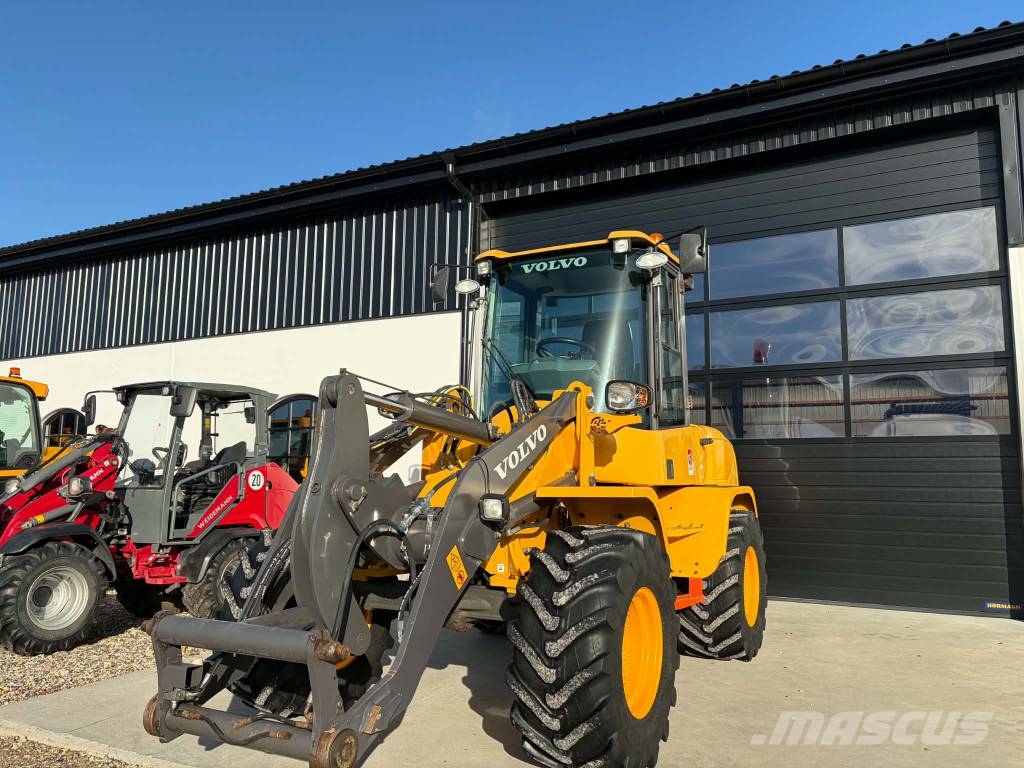 Volvo L 30 G Gumikerekes homlokrakodók