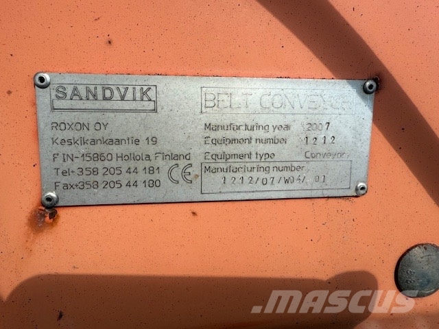 Sandvik przenośnik do kruszarki L-8800 MM Trituradoras móviles