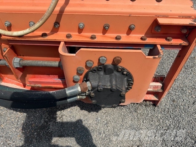 Sandvik przenośnik do kruszarki L-8800 MM Trituradoras móviles