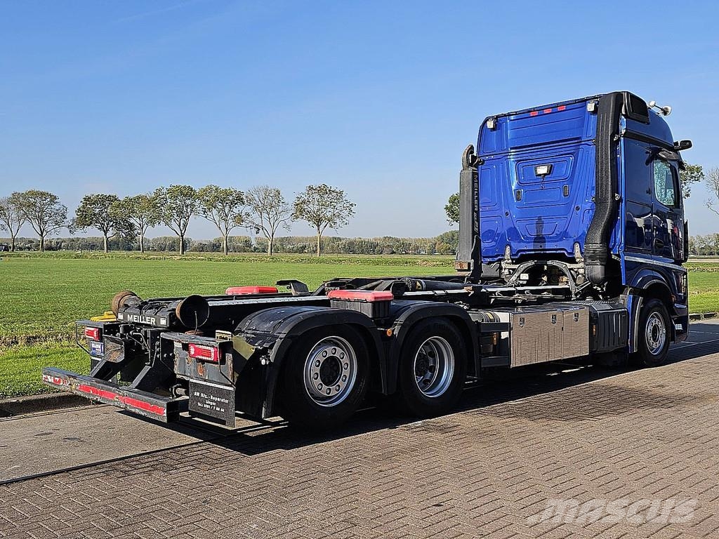 Mercedes-Benz ACTROS 2551 6X2 STEERAXLE RETARDER BIGSPACE XENON Hook lift trucks