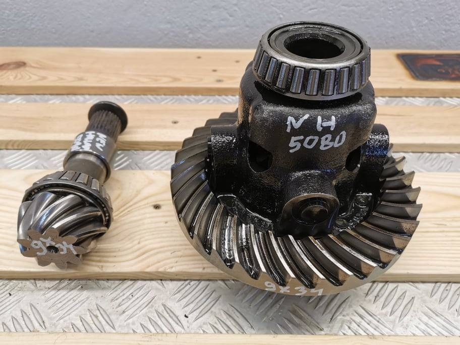 New Holland LM 5080 {Spicer 9X34 front Main gear Girkasse