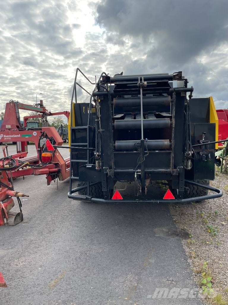New Holland BB 930 Πρέσες τετράγωνων δεμάτων