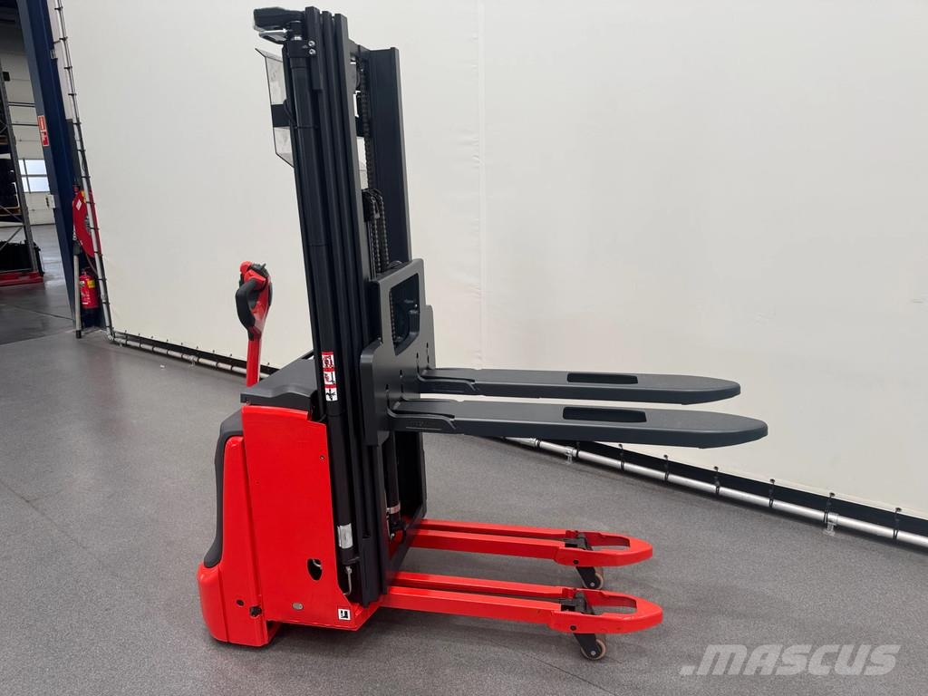 Linde L 16 B-i Pedestrian stacker