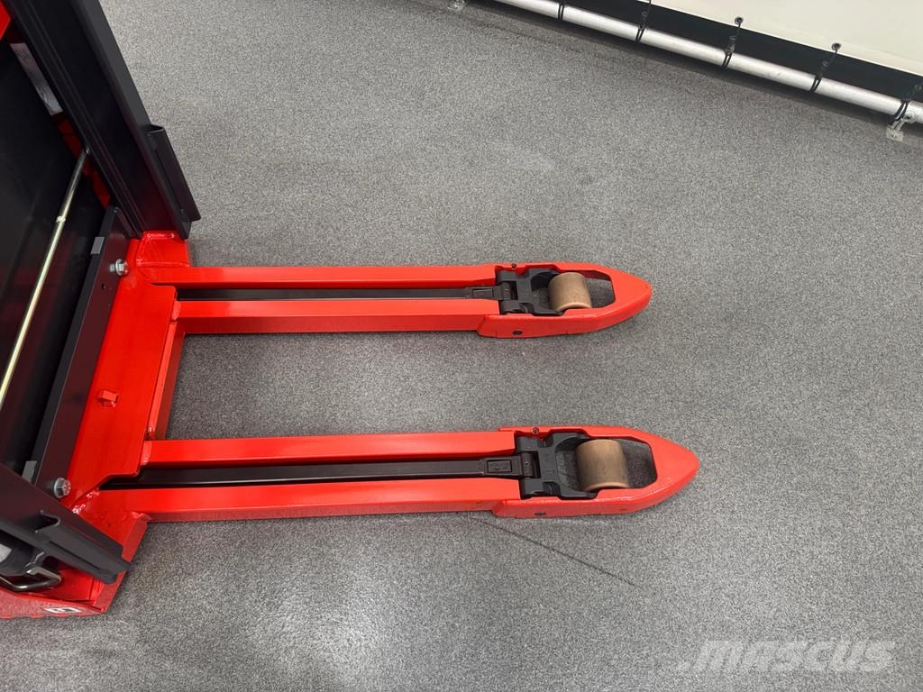 Linde L 16 B-i Pedestrian stacker