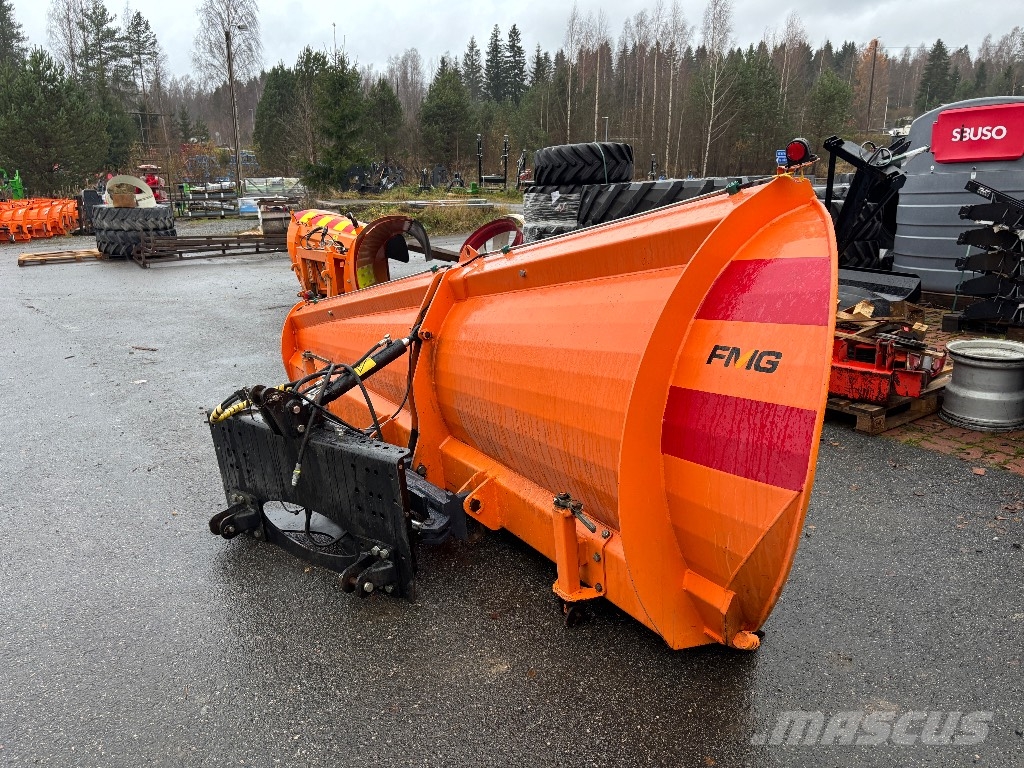 FMG AA 390 حراثات ونصول الجليد
