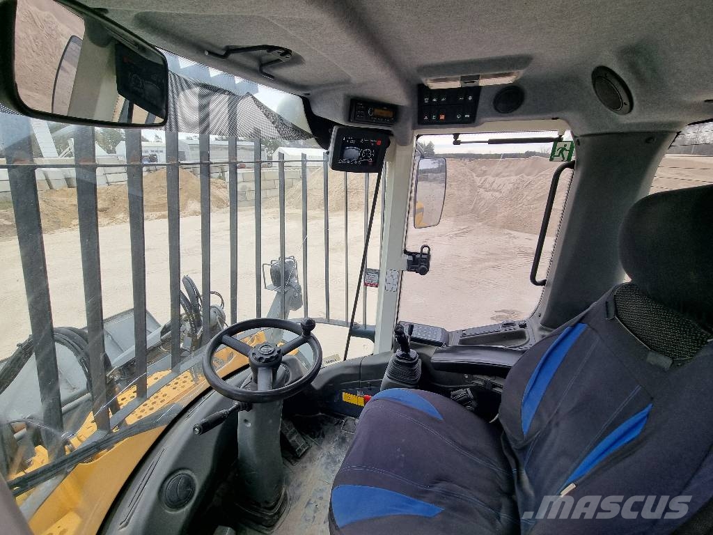 Liebherr L 524 Rataslaadurid