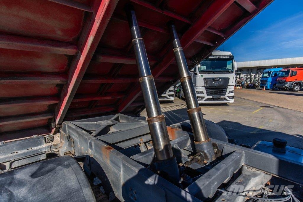 Volvo FL 240 (11.9T) Kipper