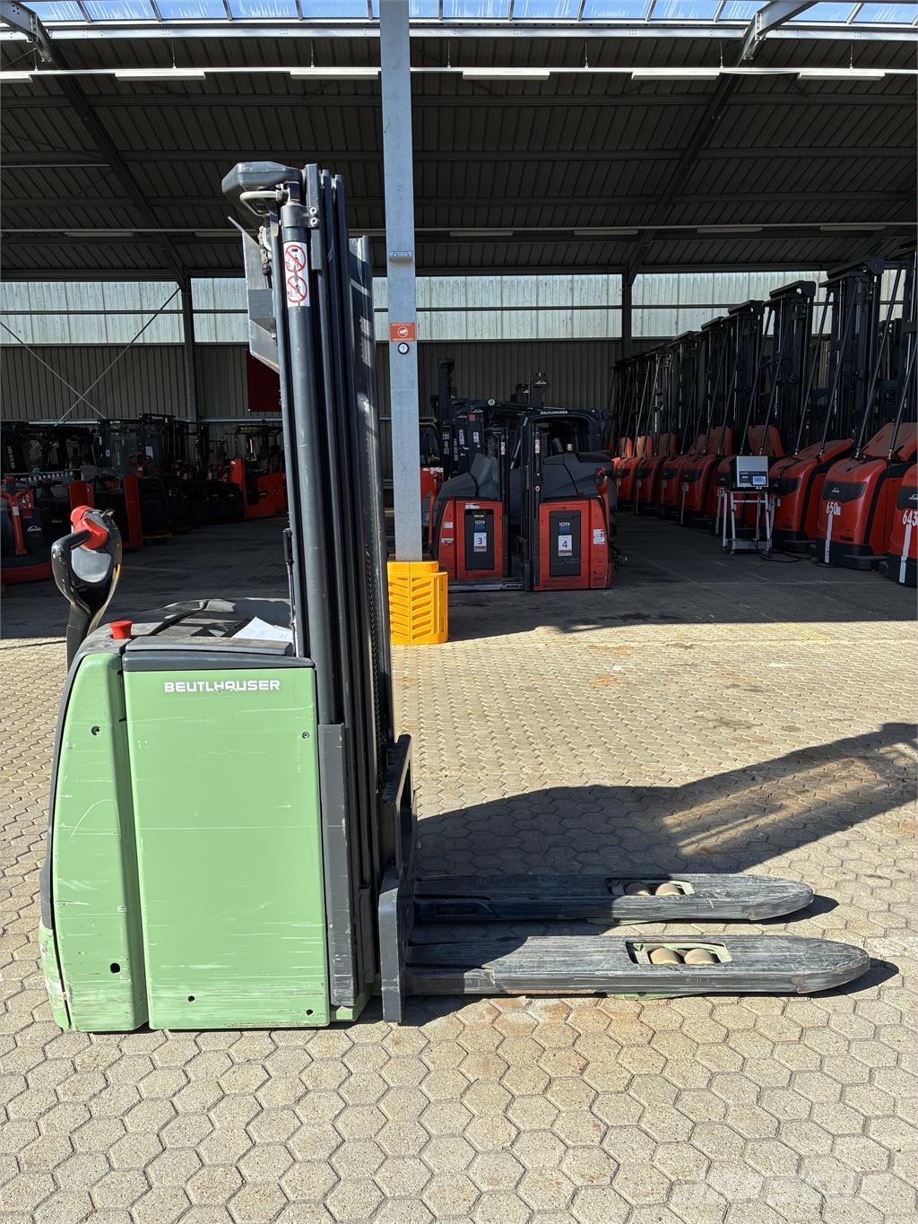 Linde L16i Stand-in stackers