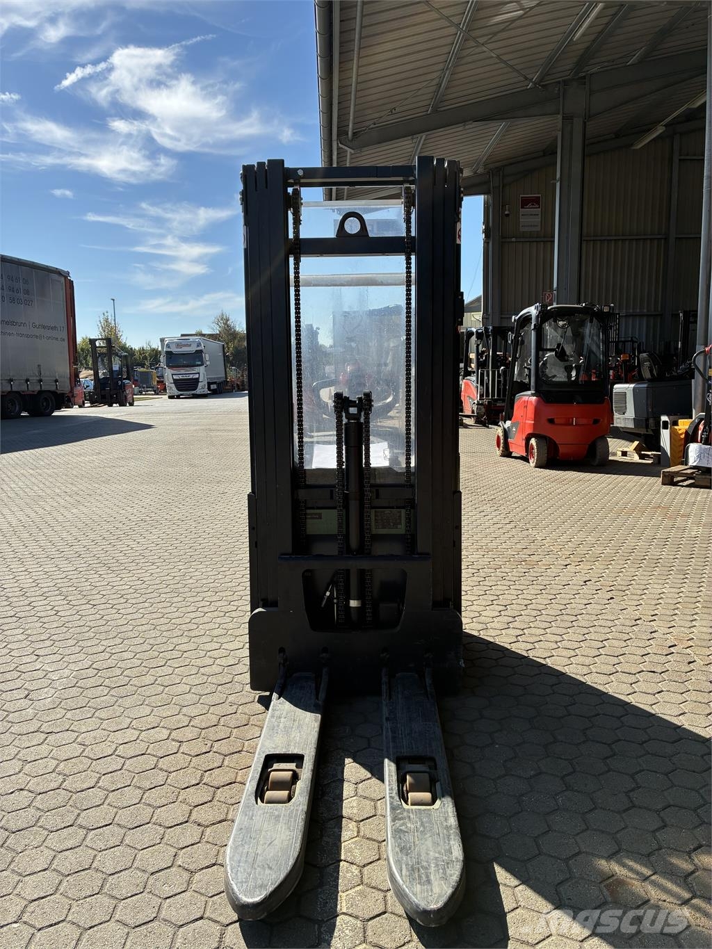 Linde L16i Samopogonski ročni viličarji