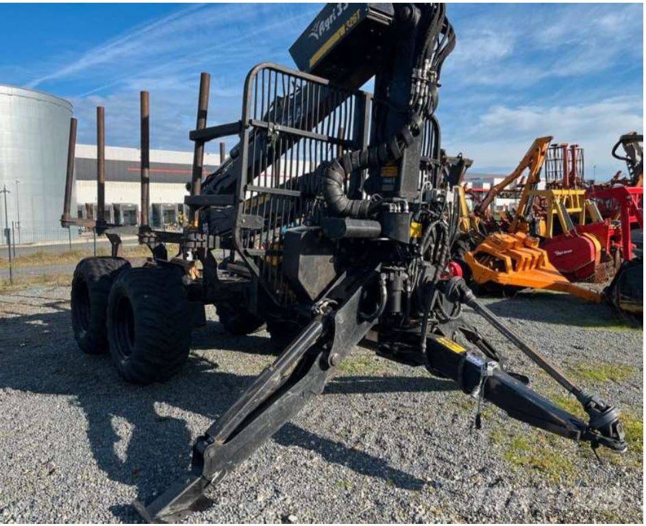 Kesla 326 T Лесохозяйственные тракторы