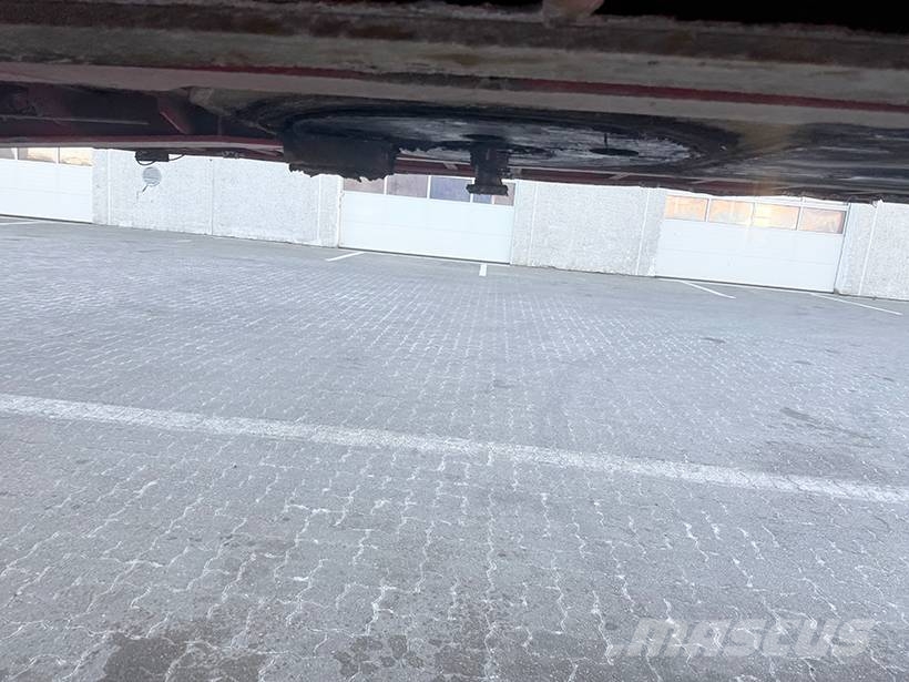 Kel-Berg 2 axle Curtainsider / Planenauflieger Poluprikolice sa ciradom