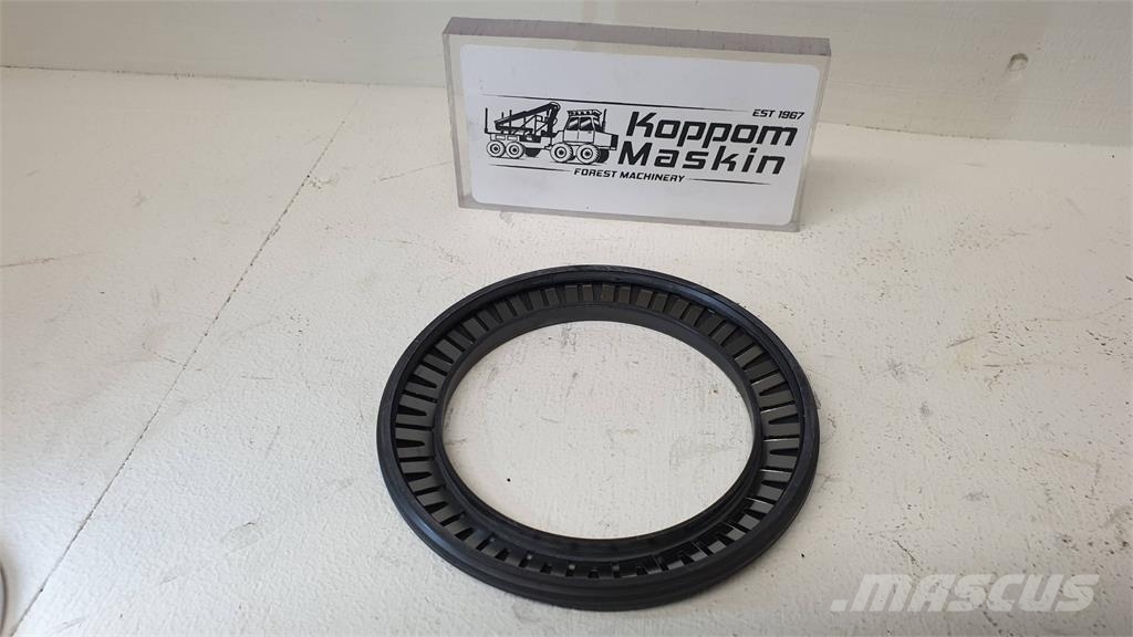 Timberjack / John Deere F054718 Transmission
