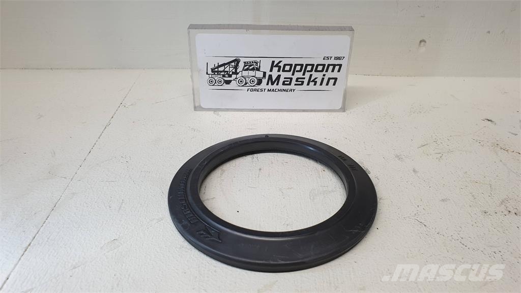 Timberjack / John Deere F054718 Transmission