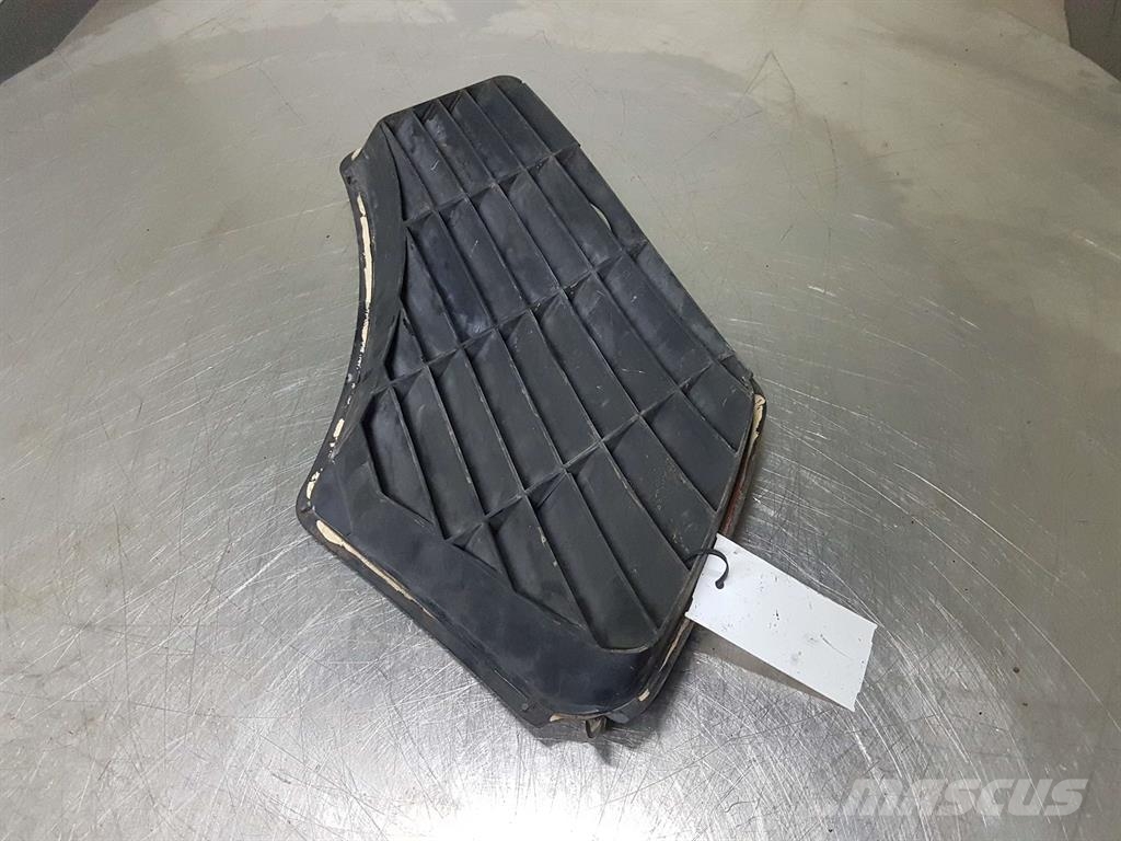Atlas AR70 - Engine hood/Motorhaube/Luchtrooster Chassis en ophanging
