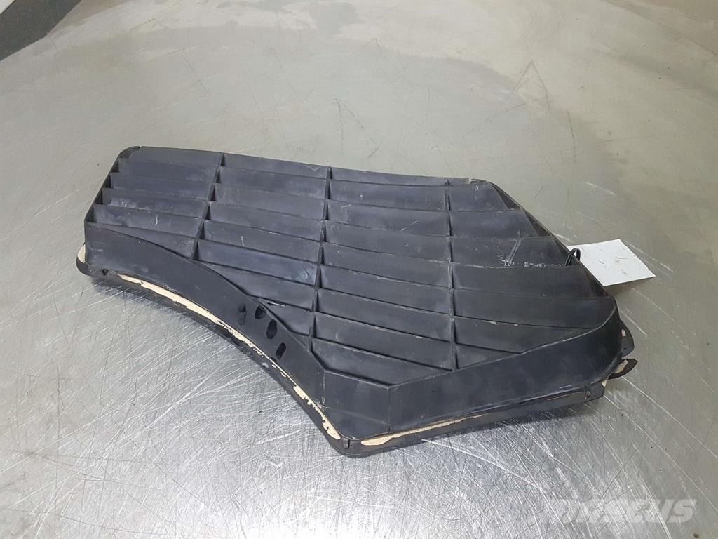 Atlas AR70 - Engine hood/Motorhaube/Luchtrooster Chassis en ophanging