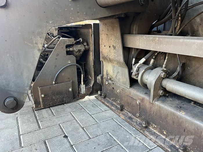 Volvo P 7820D Asfaltni finišeri