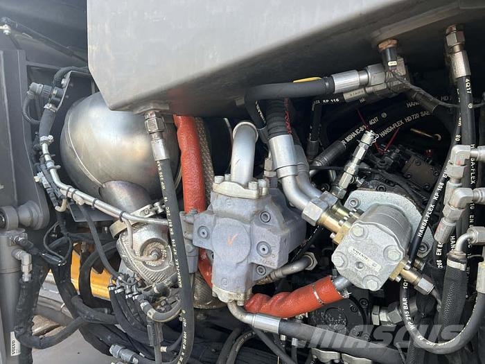 Volvo P 7820D Asfaltni finišeri