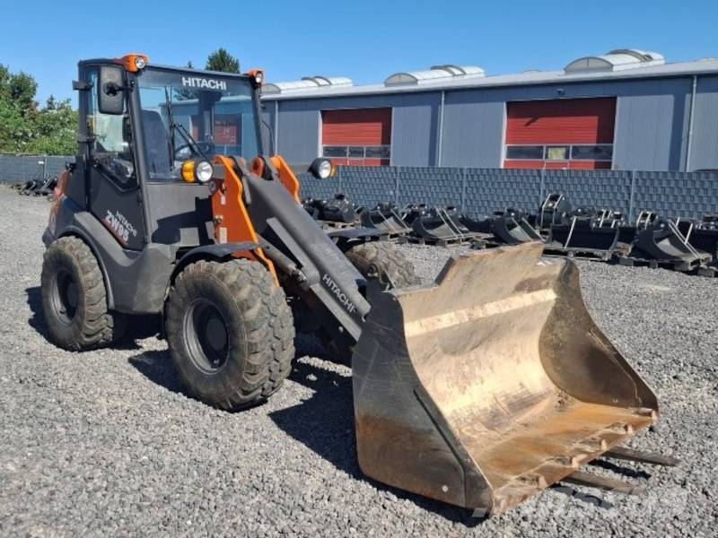 Hitachi ZW 95-6 Lietoti riteņu kompaktiekrāvēji