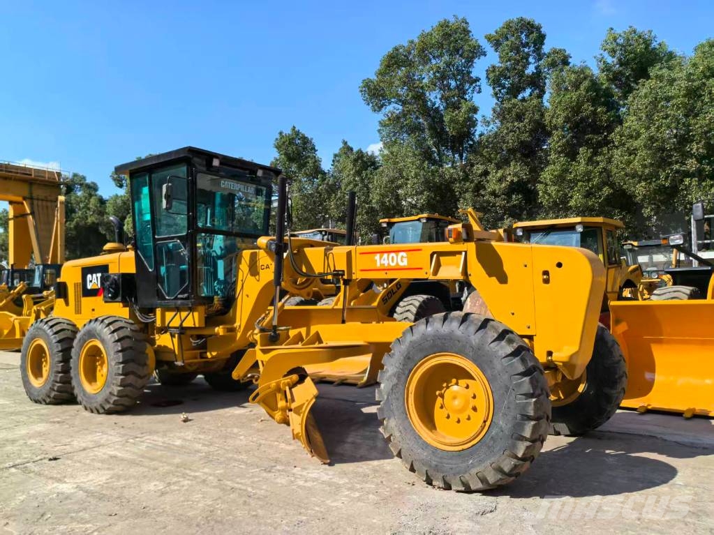 CAT 140G Niveleuse