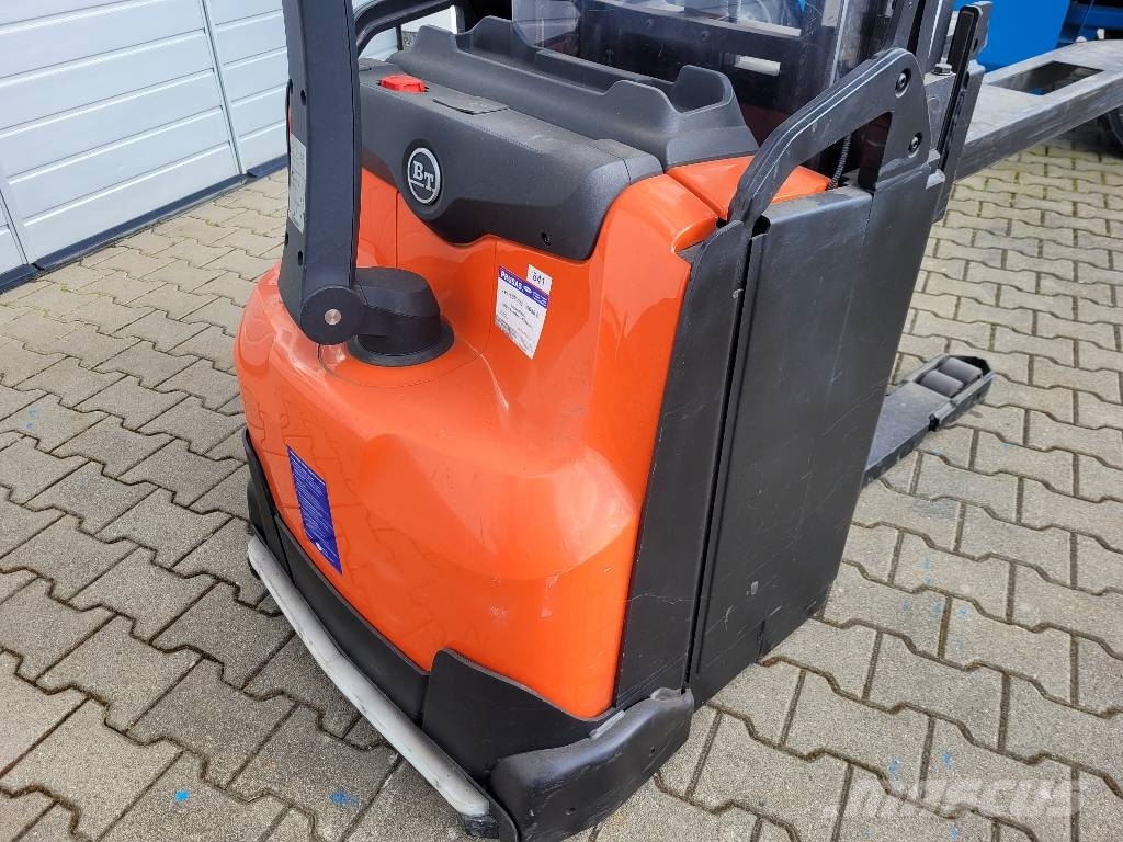 BT SWE 160 / SWE160 Toyota 120 4,8m Triplex Pedestrian stacker