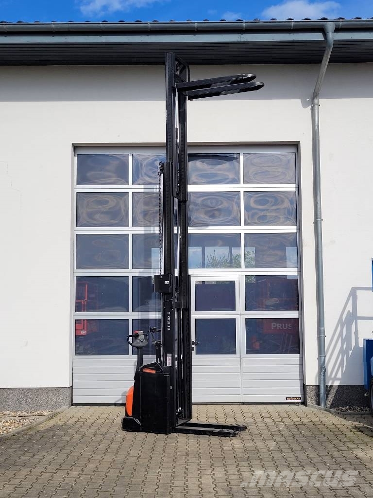 BT SWE 160 / SWE160 Toyota 120 4,8m Triplex Pedestrian stacker