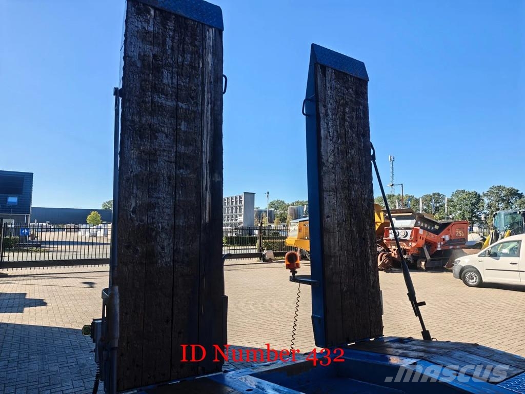 Goldhofer TU 3-24/80 Low loaders