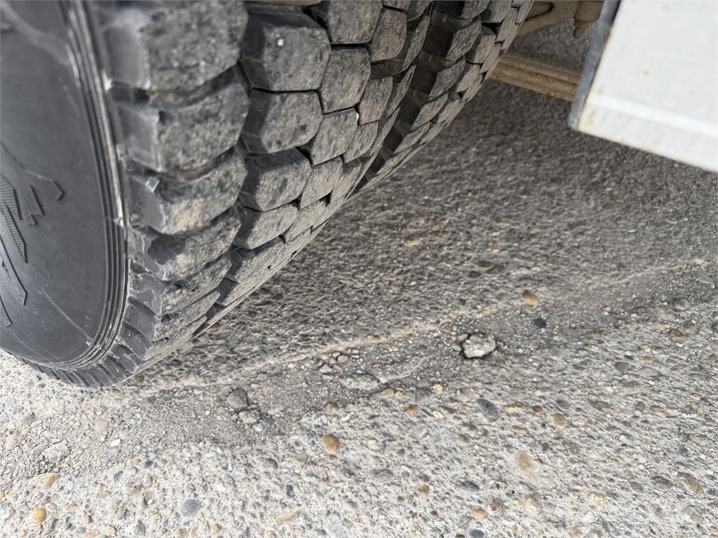 Iveco Eurocargo VIN 233 Kamioni sa kranom