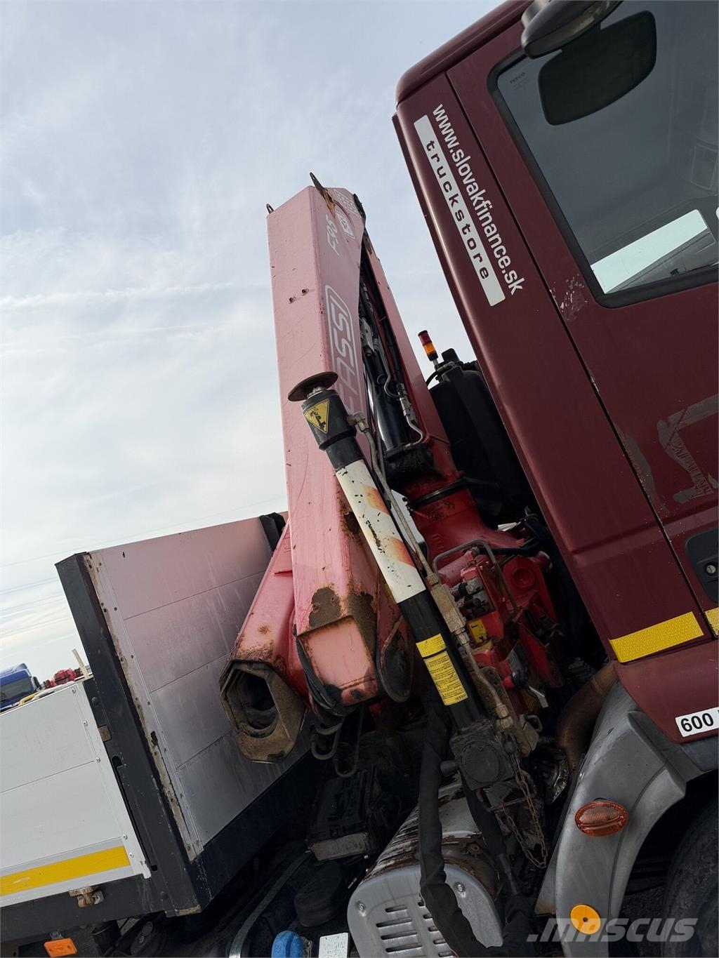 Iveco Eurocargo VIN 233 Kamioni sa kranom