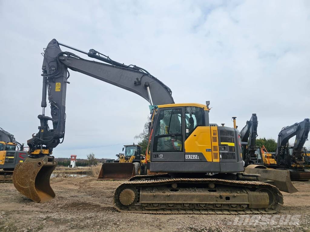 Volvo ECR235EL Bageri guseničari