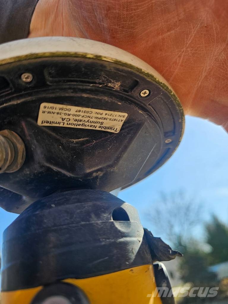 Volvo ECR235EL Bageri guseničari
