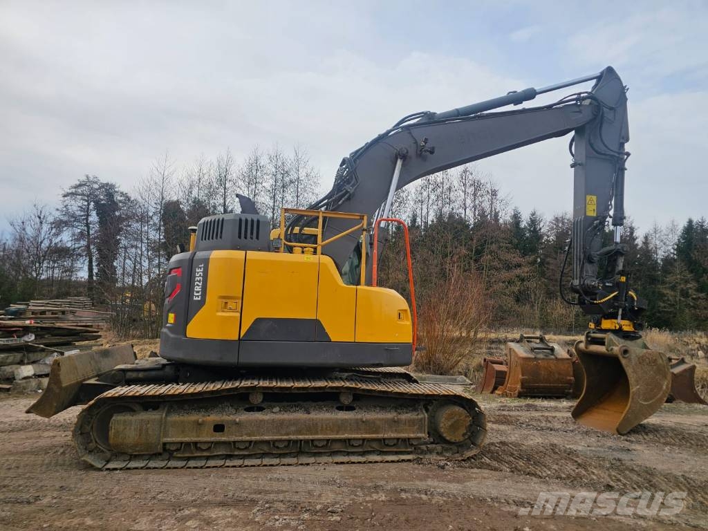 Volvo ECR235EL Bageri guseničari