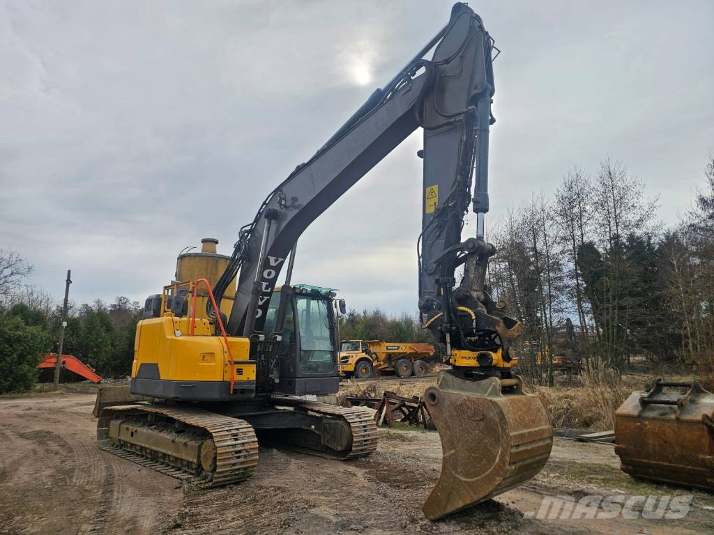 Volvo ECR235EL Bageri guseničari