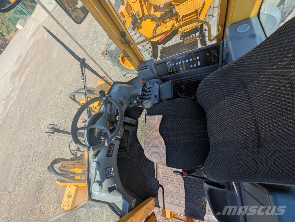 Volvo L 70 D لوادر بعجل