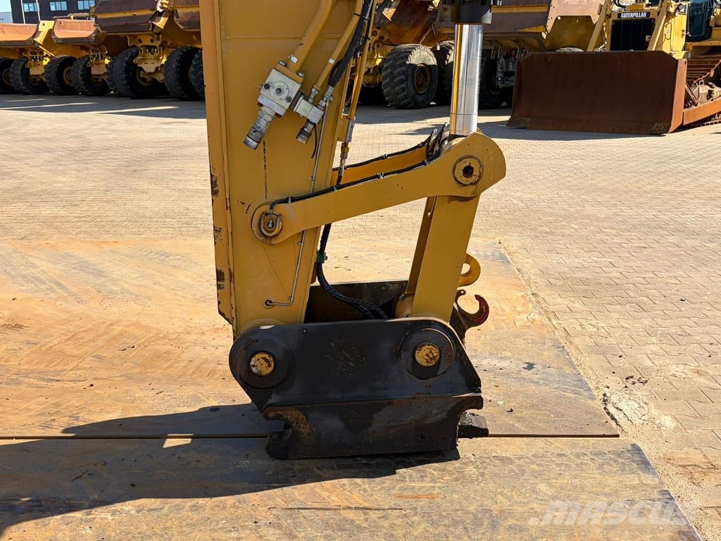 CAT 330 Excavadoras sobre orugas