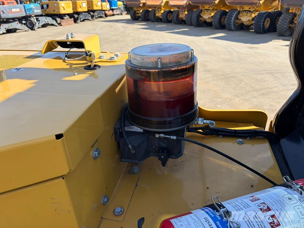 CAT 330 Bagri goseničarji