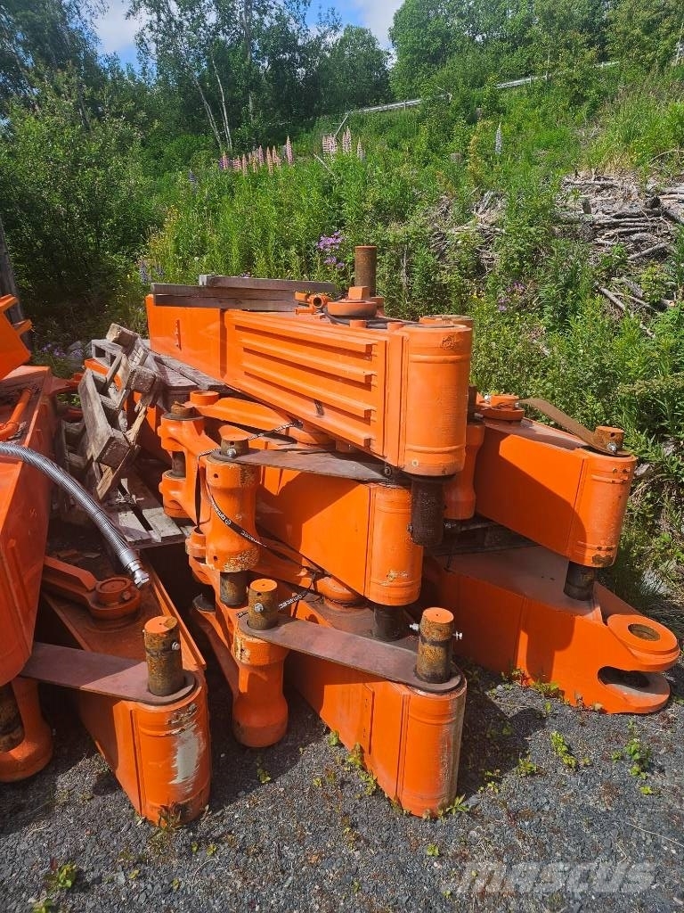 Hitachi ZX 350 LC-7 Lanças e braços