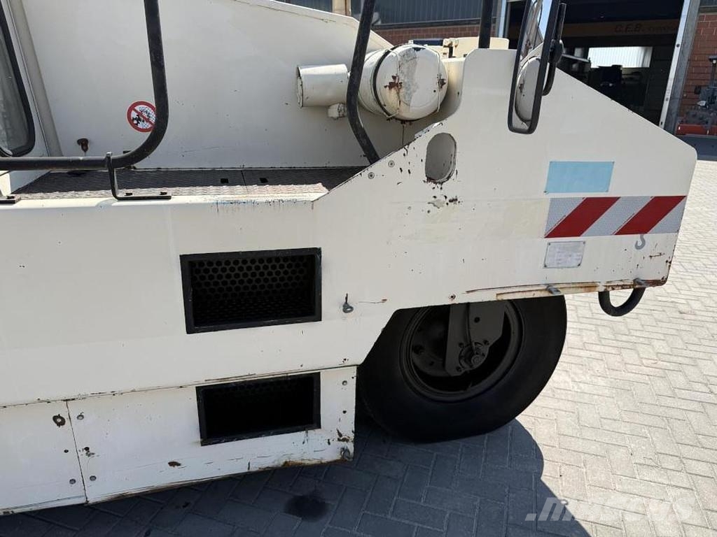 Corinsa CCR 1421 Pneumatic tired rollers