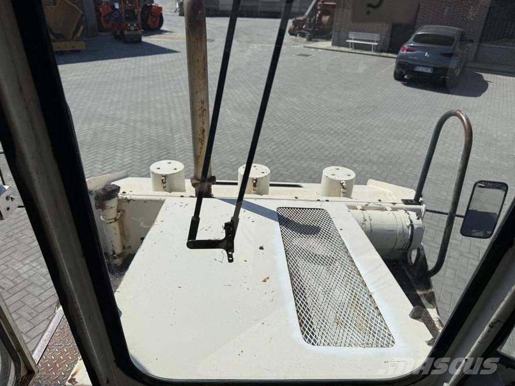 Corinsa CCR 1421 Pneumatic tired rollers