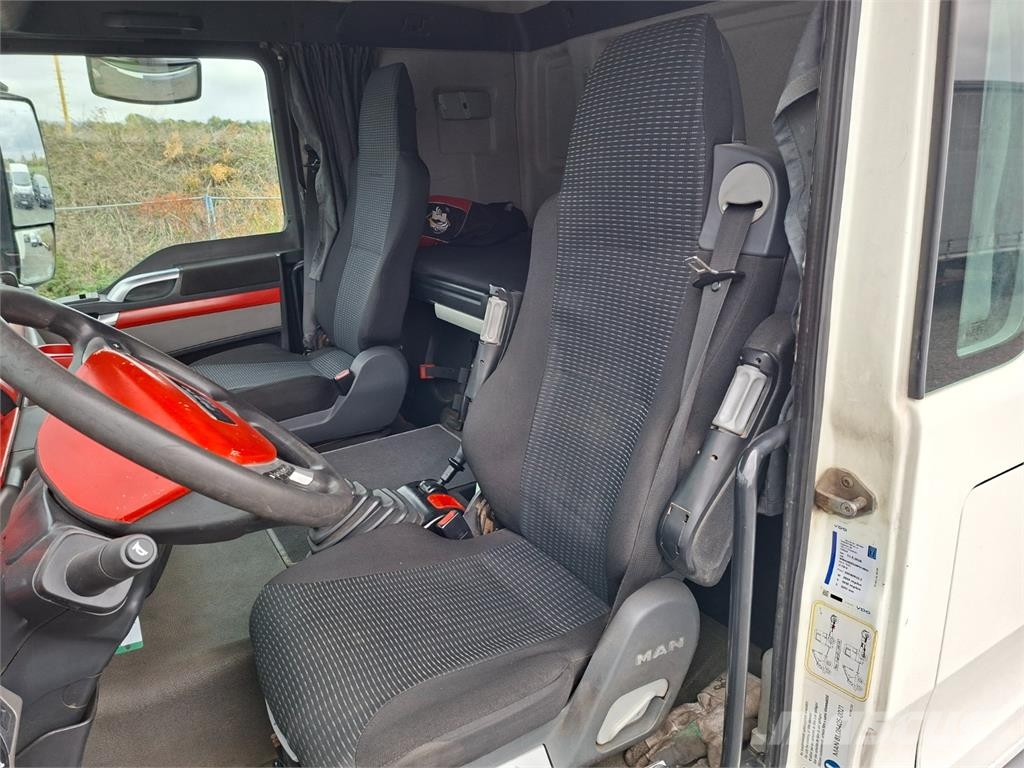MAN TGA 26.440 6X4 BB Camion benne