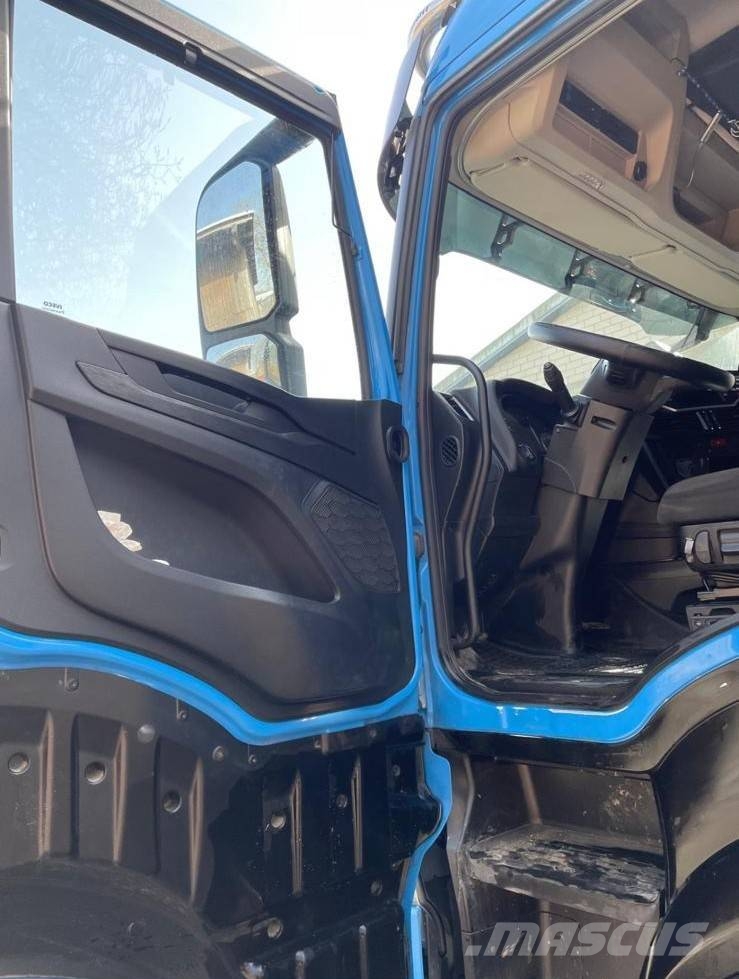 Iveco X-Way 570 車両運搬車、キャリアカー
