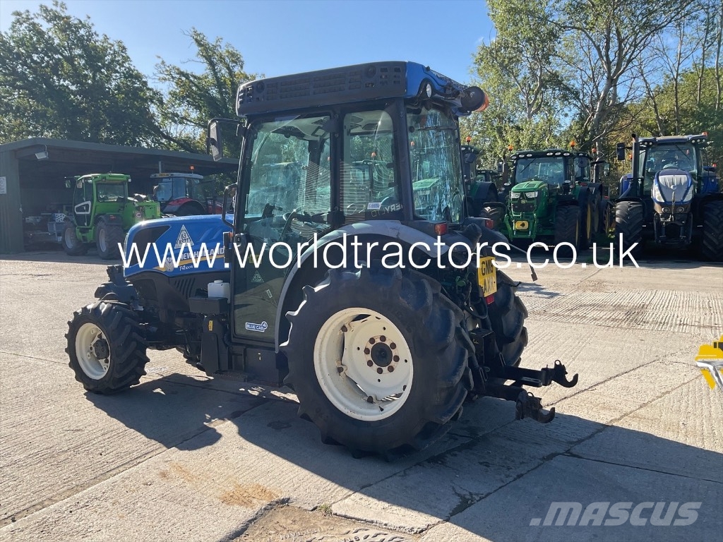 New Holland T 4.100 Tractors